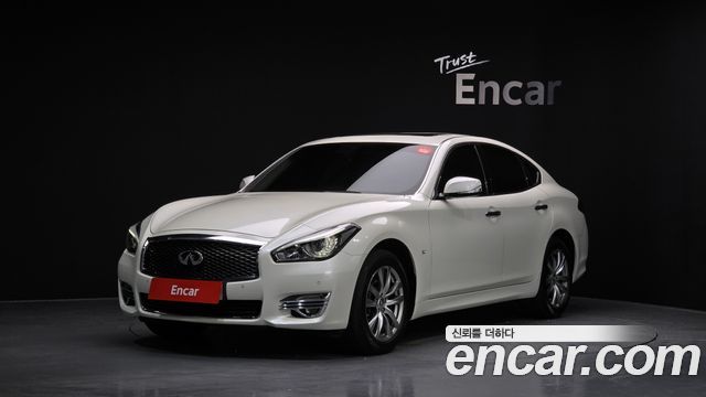 Infiniti Q70 3.7 AWD - фото 0