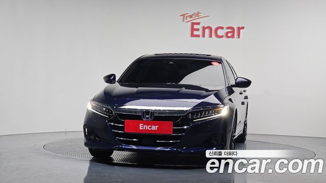 Honda Accord 10-го поколения 2.0 Hybrid Touring - фото 2
