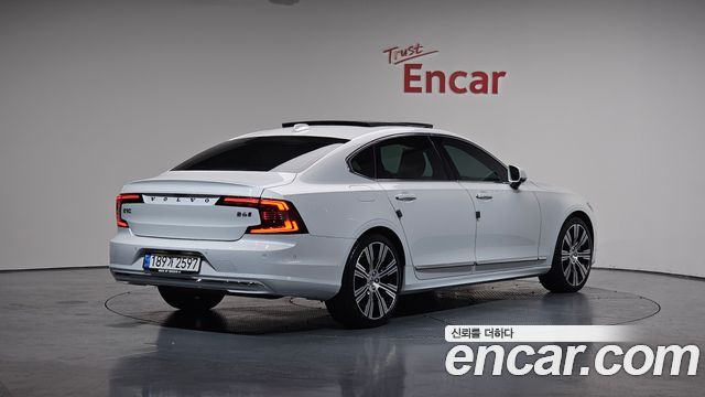 Volvo S90 B6 AWD Ultimate Bright - фото 1