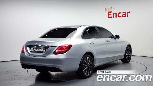 Mercedes-Benz C-Class W205 C200 - фото 1