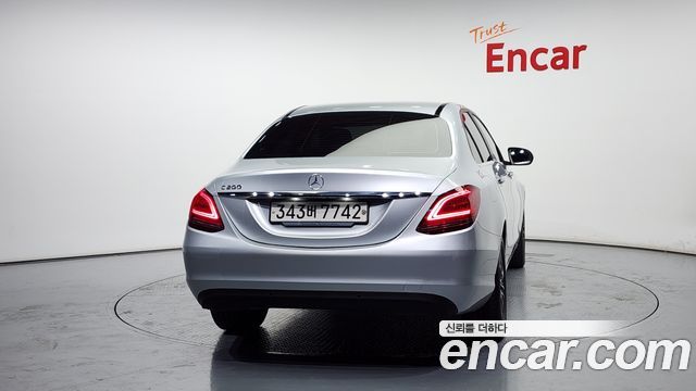 Mercedes-Benz C-Class W205 C200 - фото 3