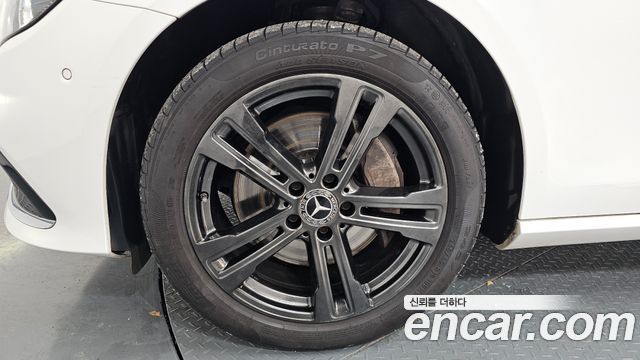 Mercedes-Benz E-Class W213 E350 4MATIC Avantgarde - фото 4
