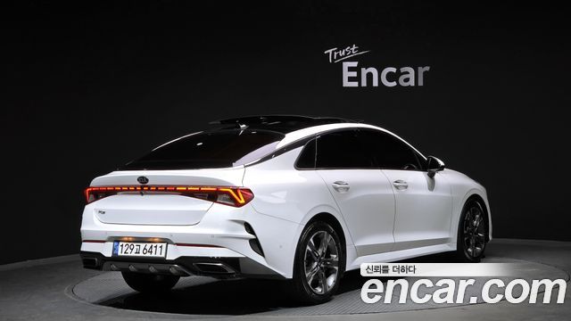 Kia K5 3-го поколения 2.0 Signature - фото 1