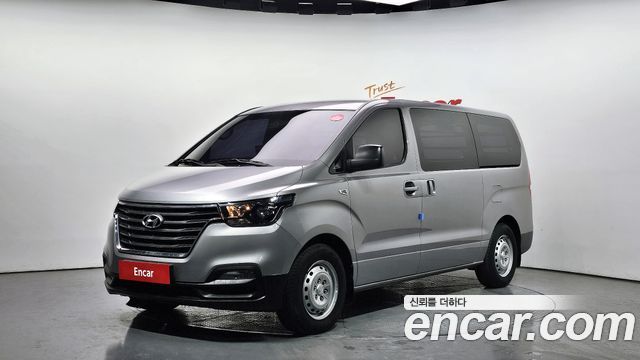 Hyundai Starex New Van 3-Seater Style - фото 0