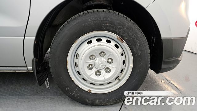 Hyundai Starex New Van 3-Seater Style - фото 4