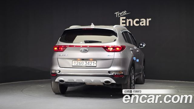 Kia Sportage The Bold Diesel 2.0 2WD Prestige - фото 3