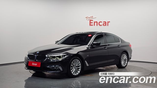 BMW 5 Series G30 530i Luxury Plus - фото 0