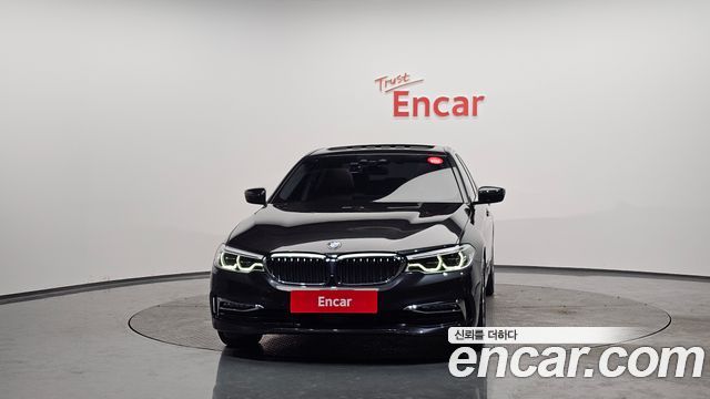 BMW 5 Series G30 530i Luxury Plus - фото 2
