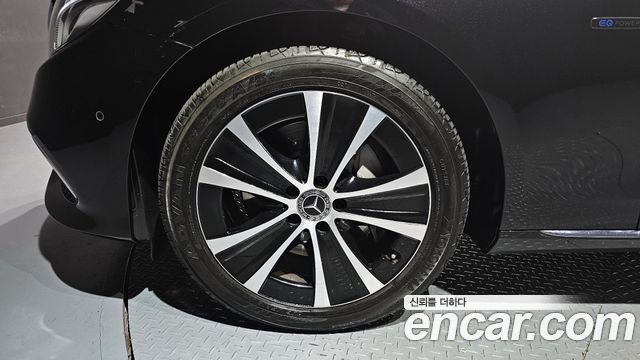 Mercedes-Benz E-Class W213 E300e Exclusive - фото 4