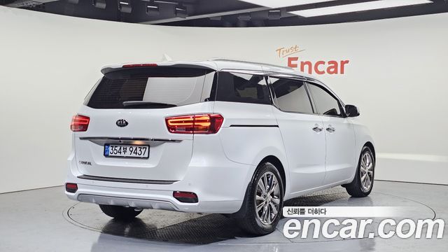 Kia Carnival New 9-Seater Noblesse Special - фото 1