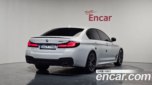 BMW 5 Series G30 520i M Sport - фото 1