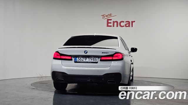 BMW 5 Series G30 520i M Sport - фото 3