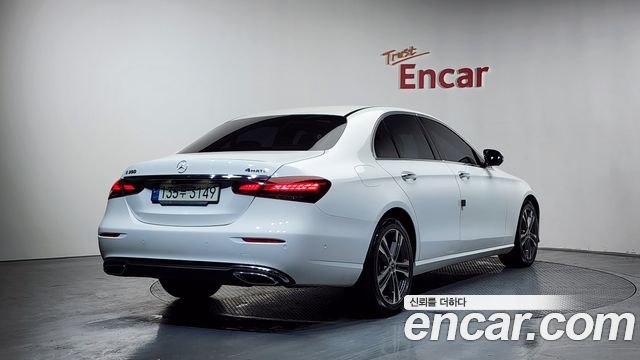 Mercedes-Benz E-Class W213 E350 4MATIC Avantgarde - фото 1