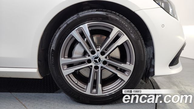 Mercedes-Benz E-Class W213 E350 4MATIC Avantgarde - фото 4
