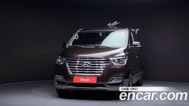 Hyundai Starex New Urban 9-Seater Exclusive - фото 2
