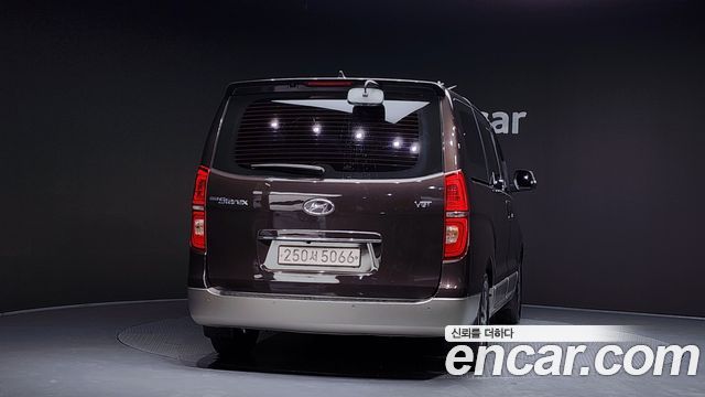 Hyundai Starex New Urban 9-Seater Exclusive - фото 3