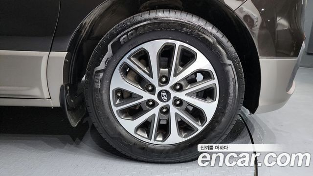 Hyundai Starex New Urban 9-Seater Exclusive - фото 4