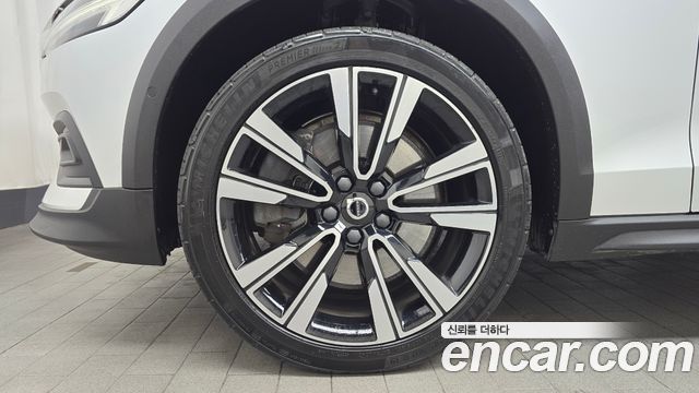 Volvo V60 Cross Country 2-го поколения B5 Pro AWD - фото 4