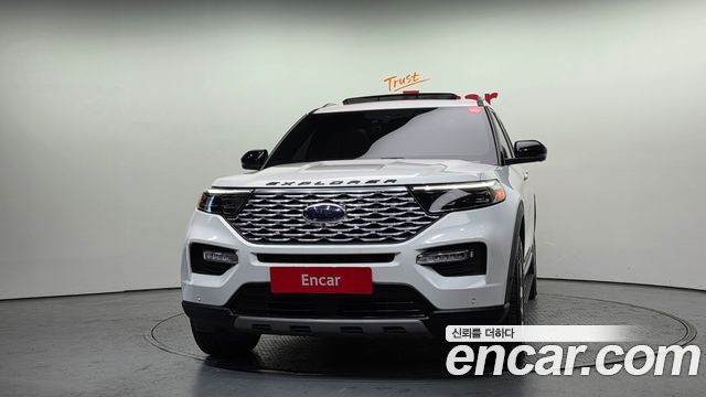 Ford Explorer 6-го поколения 3.0 Platinum 4WD - фото 2