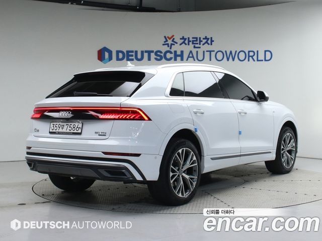 Audi Q8 50 TDI Quattro Premium - фото 1