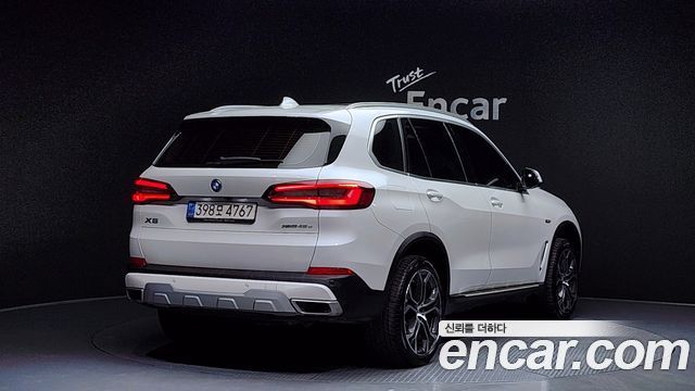 BMW X5 G05 xDrive 45e xLine - фото 1