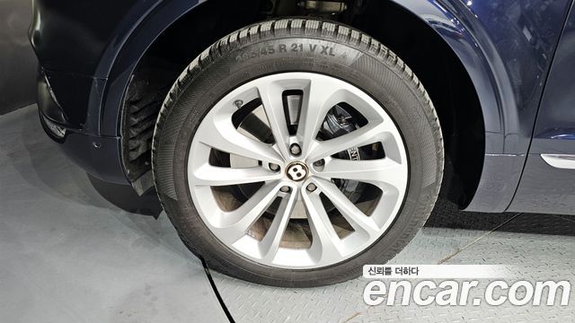 Bentley Bentayga 4.0 V8 - фото 4
