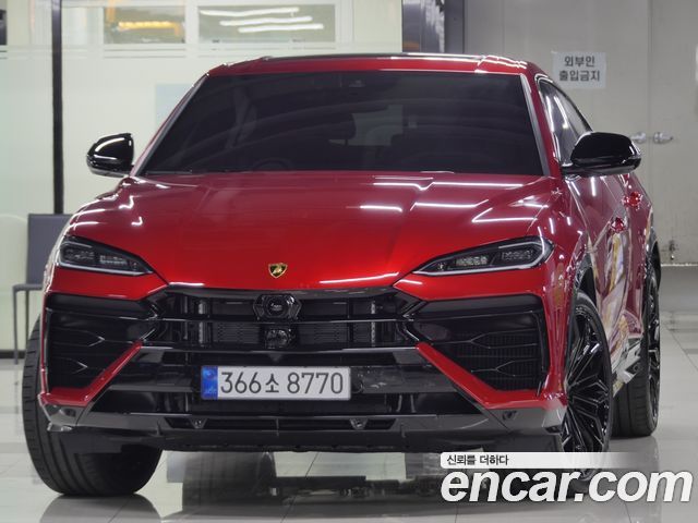 Lamborghini Urus 4.0 V8 SE - фото 0