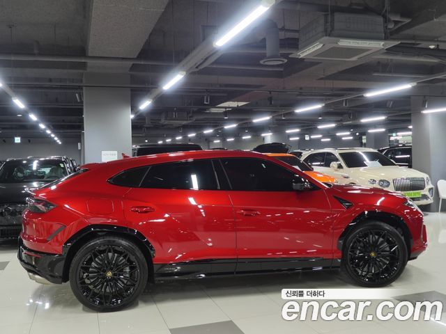 Lamborghini Urus 4.0 V8 SE - фото 1