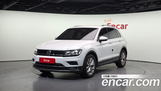 Volkswagen Tiguan 2-го поколения 2.0 TDI Premium - фото 0