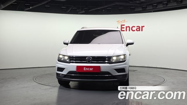 Volkswagen Tiguan 2-го поколения 2.0 TDI Premium - фото 2