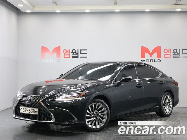 Lexus ES 300h 7-го поколения Executive - фото 0