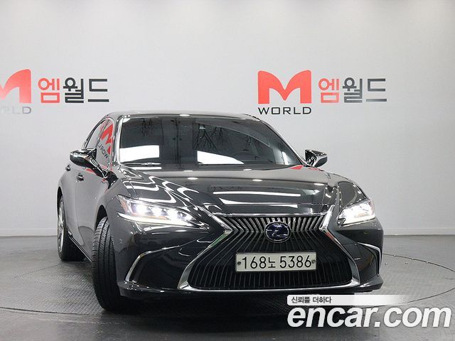 Lexus ES 300h 7-го поколения Executive - фото 2