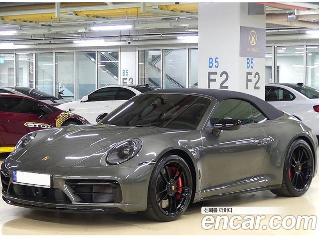 Porsche 911 Carrera 4 GTS Cabriolet - фото 0