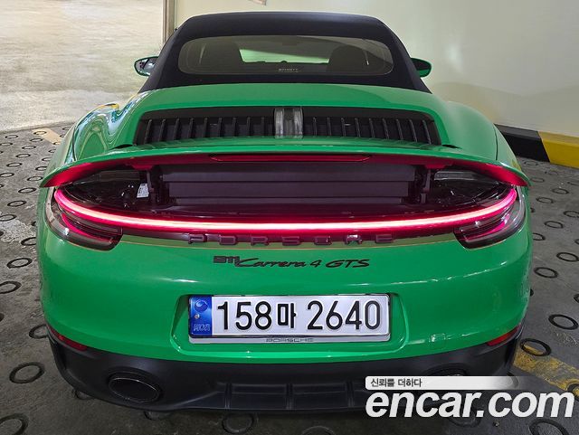 Porsche 911 Carrera 4 GTS Cabriolet - фото 4