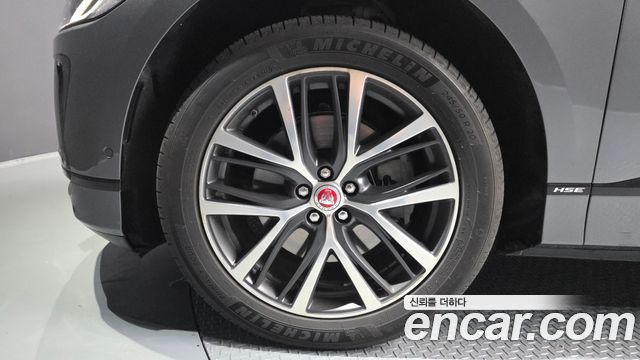 Jaguar I-PACE EV400 First Edition - фото 4
