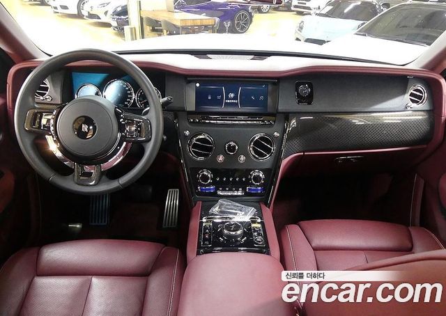 Rolls-Royce Cullinan 6.7 V12 Black Badge - фото 3