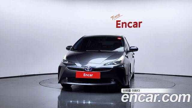 Toyota Prius 4-го поколения 1.8 - фото 2
