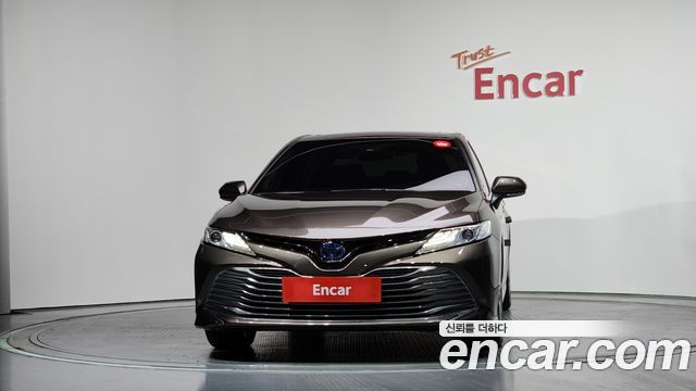 Toyota Camry XV70 2.5 XLE Hybrid - фото 2