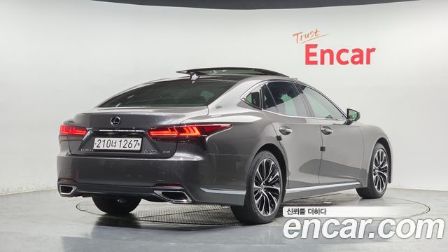 Lexus LS 500 3.5 Luxury AWD - фото 1