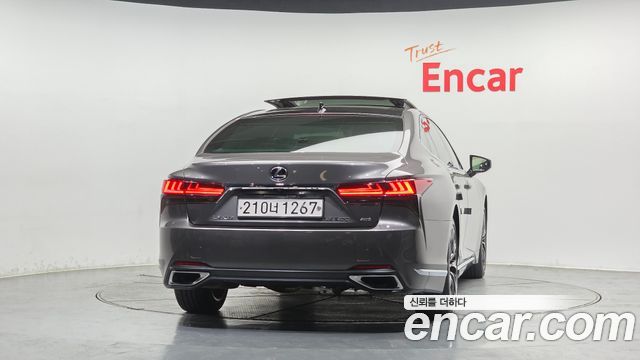 Lexus LS 500 3.5 Luxury AWD - фото 3