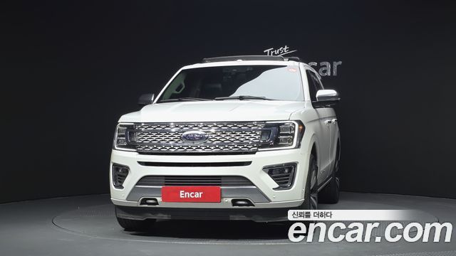 Ford Expedition Platinum 4WD 7Seater - фото 2