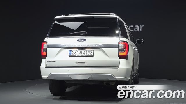Ford Expedition Platinum 4WD 7Seater - фото 3