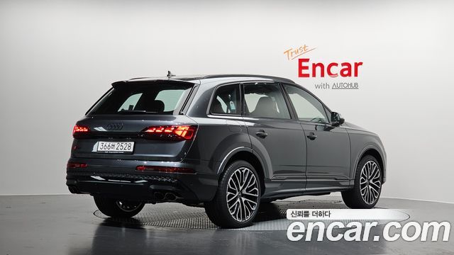 Audi SQ7 4.0 TFSI Quattro - фото 1