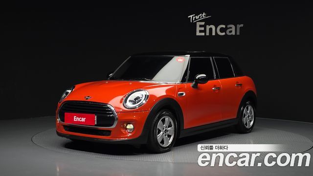 Mini Cooper 5Door Standard 3rd - фото 0