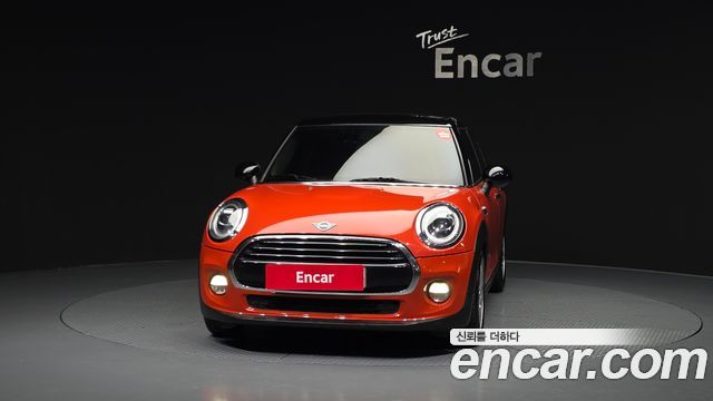 Mini Cooper 5Door Standard 3rd - фото 2