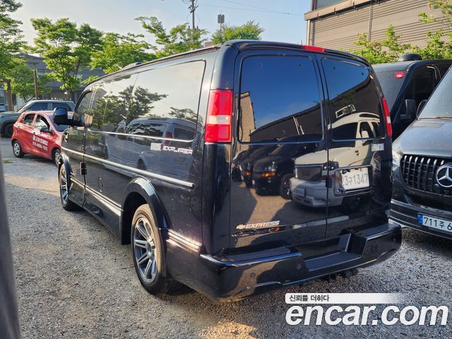 Chevrolet Express Van 6.0 - фото 1