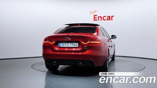 Jaguar XE 3.0 SC S - фото 3