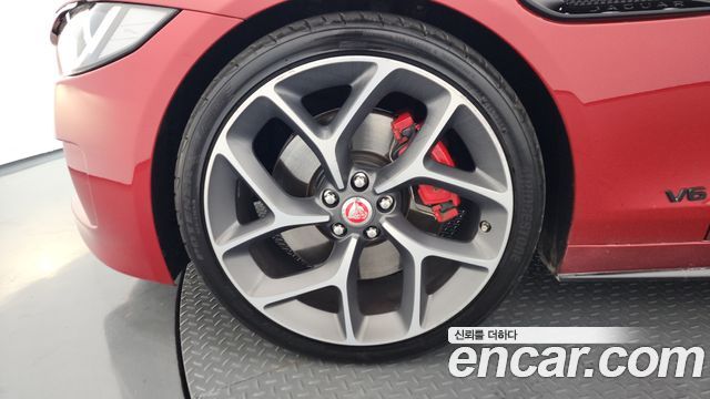 Jaguar XE 3.0 SC S - фото 4