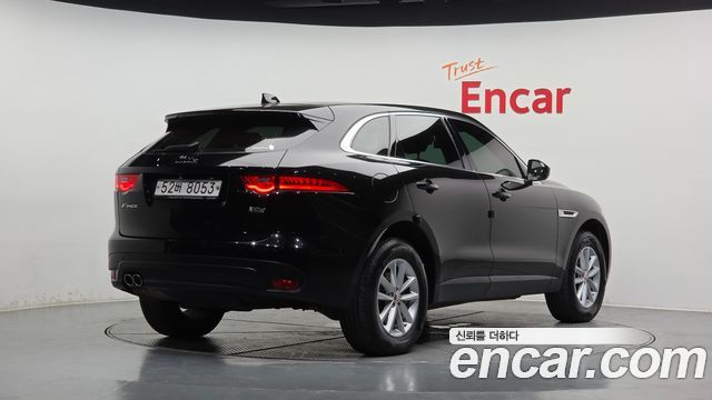 Jaguar F-PACE 20d Portfolio - фото 1