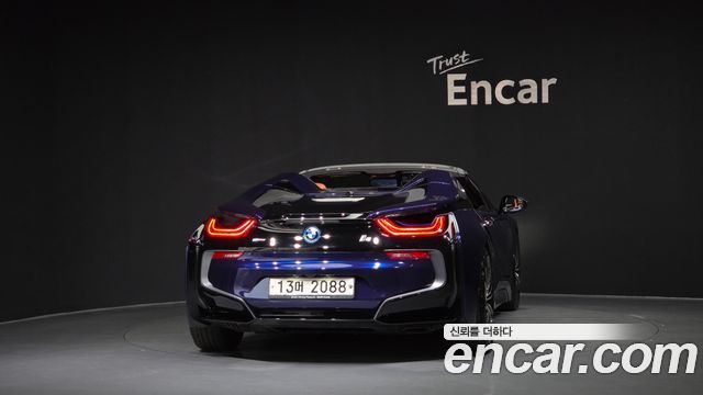 BMW i8 Roadster - фото 3
